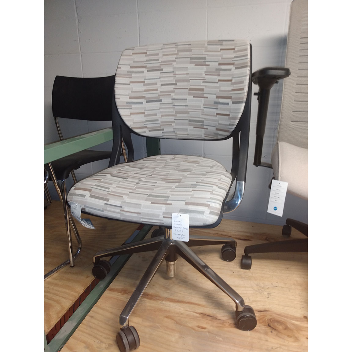 Global Novello Chair $998 ♦