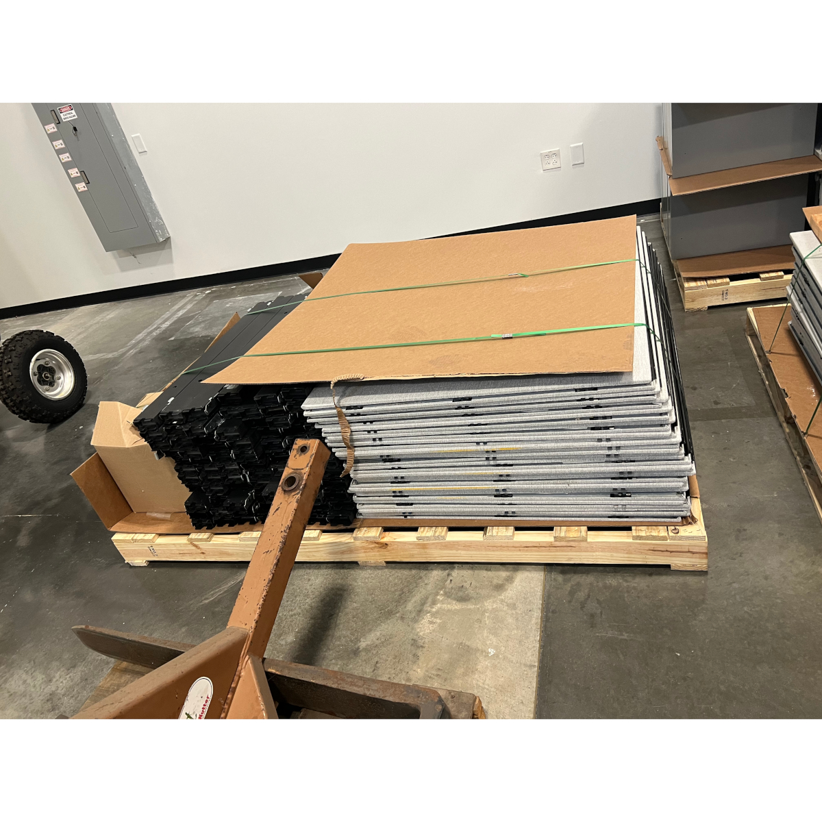7x7' UsedSteelcase Answer Cubicles $13,200 for entire inventory - Image 7