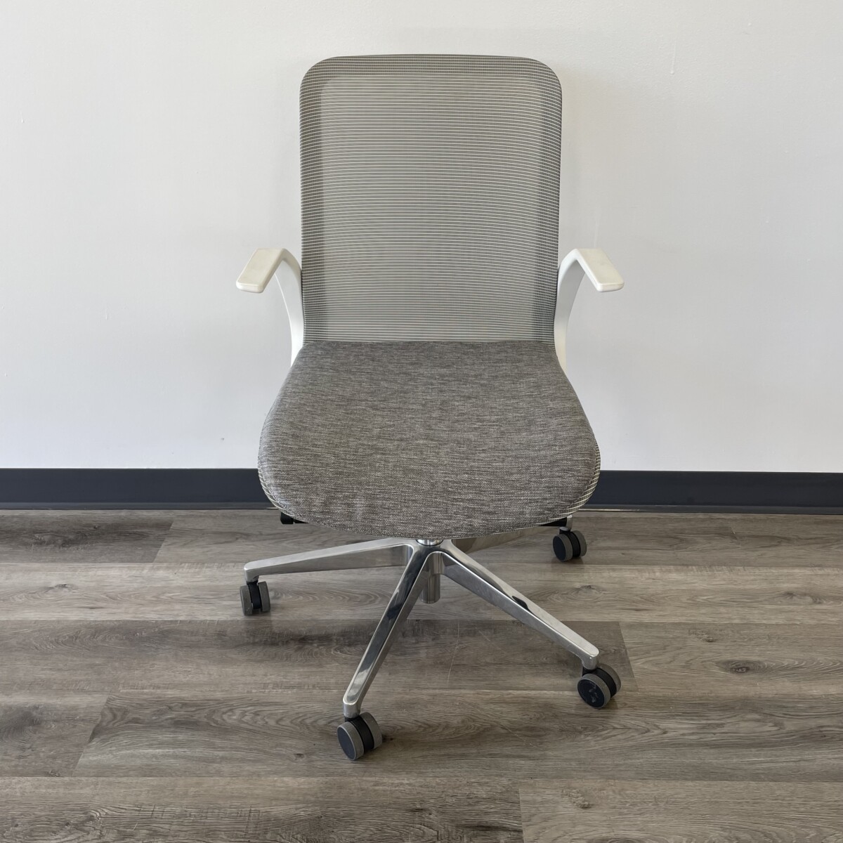 OM Seating Lórien® Mid-back Mesh $1,027