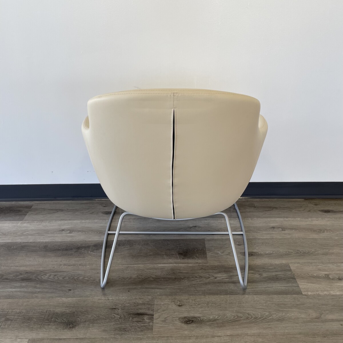 Stance Healthcare Valet VAL121 Lounge Chair with Wire Base - Image 3